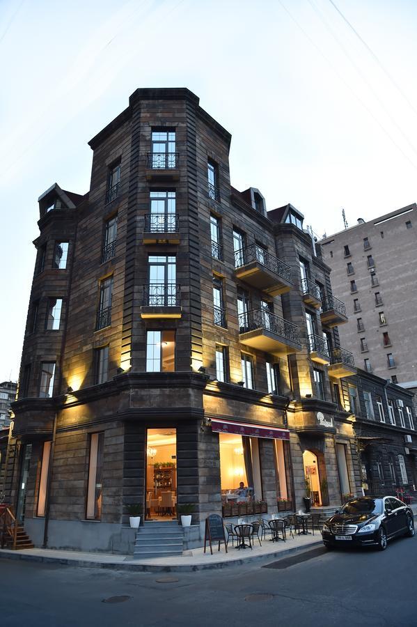 Boulevard Hotel Erevan Esterno foto